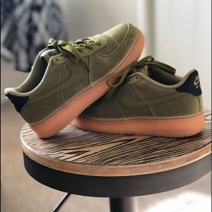 Green and gum Air Force 1